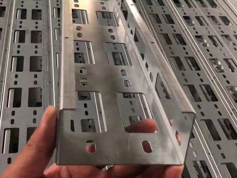 多空托盤(pán)式橋架