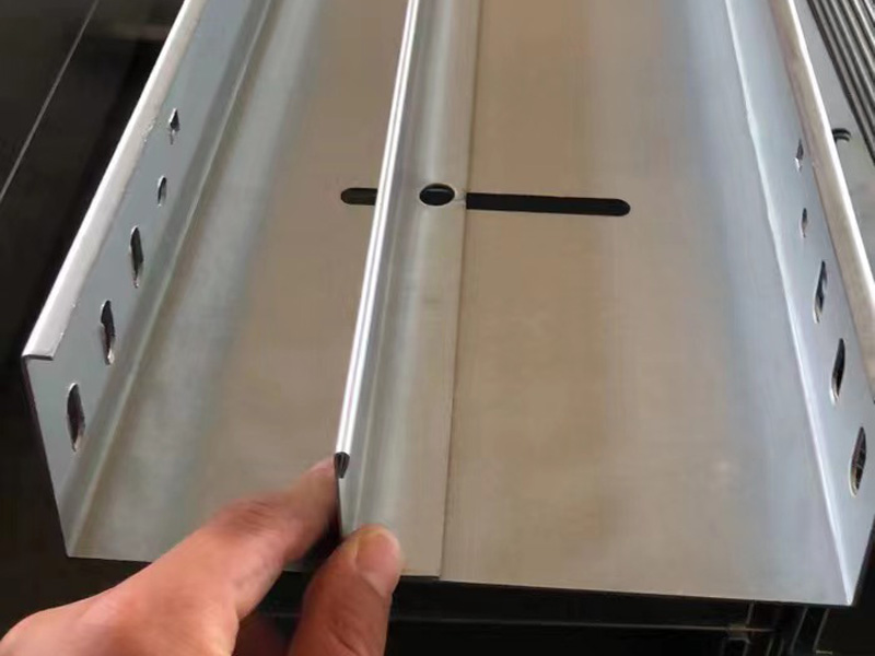 可拆卸隔板式橋架